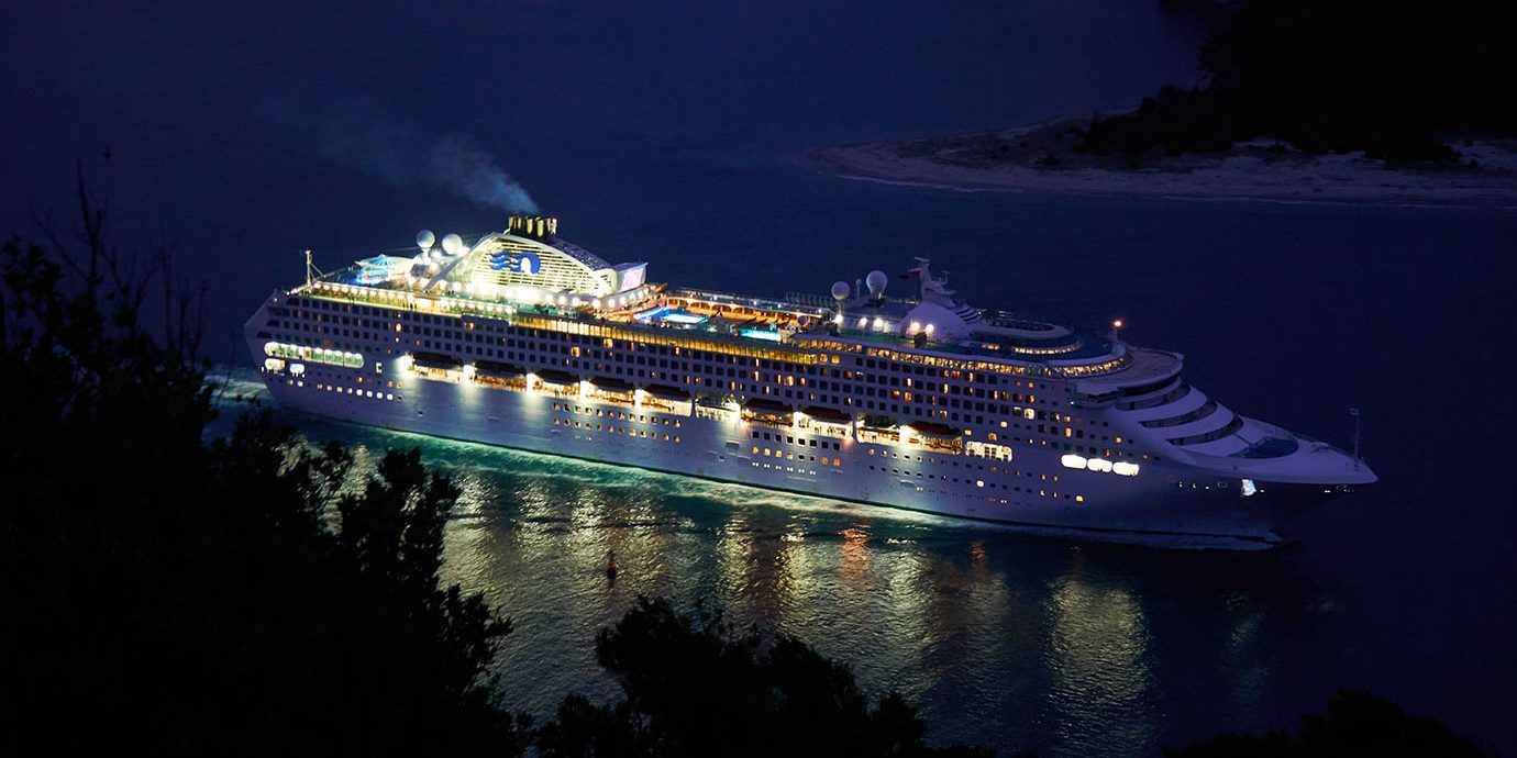Cruise scene