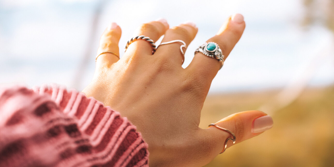 How to Pack Jewelry in an Egg Carton.