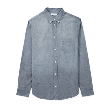 Everlane The Chambray Slim Fit Shirt.