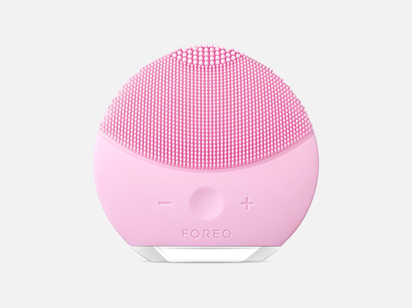 FOREO LUNA mini2 - Facial Cleansing Brush.