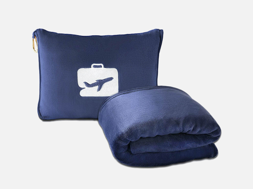 EverSnug Travel Blanket and Pillow.